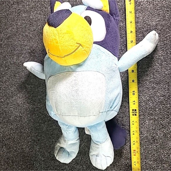 Large Bluey 17" Plush Stuffed Animal Dog Puppy Bluey Moose Toys - Picture 2 of 5